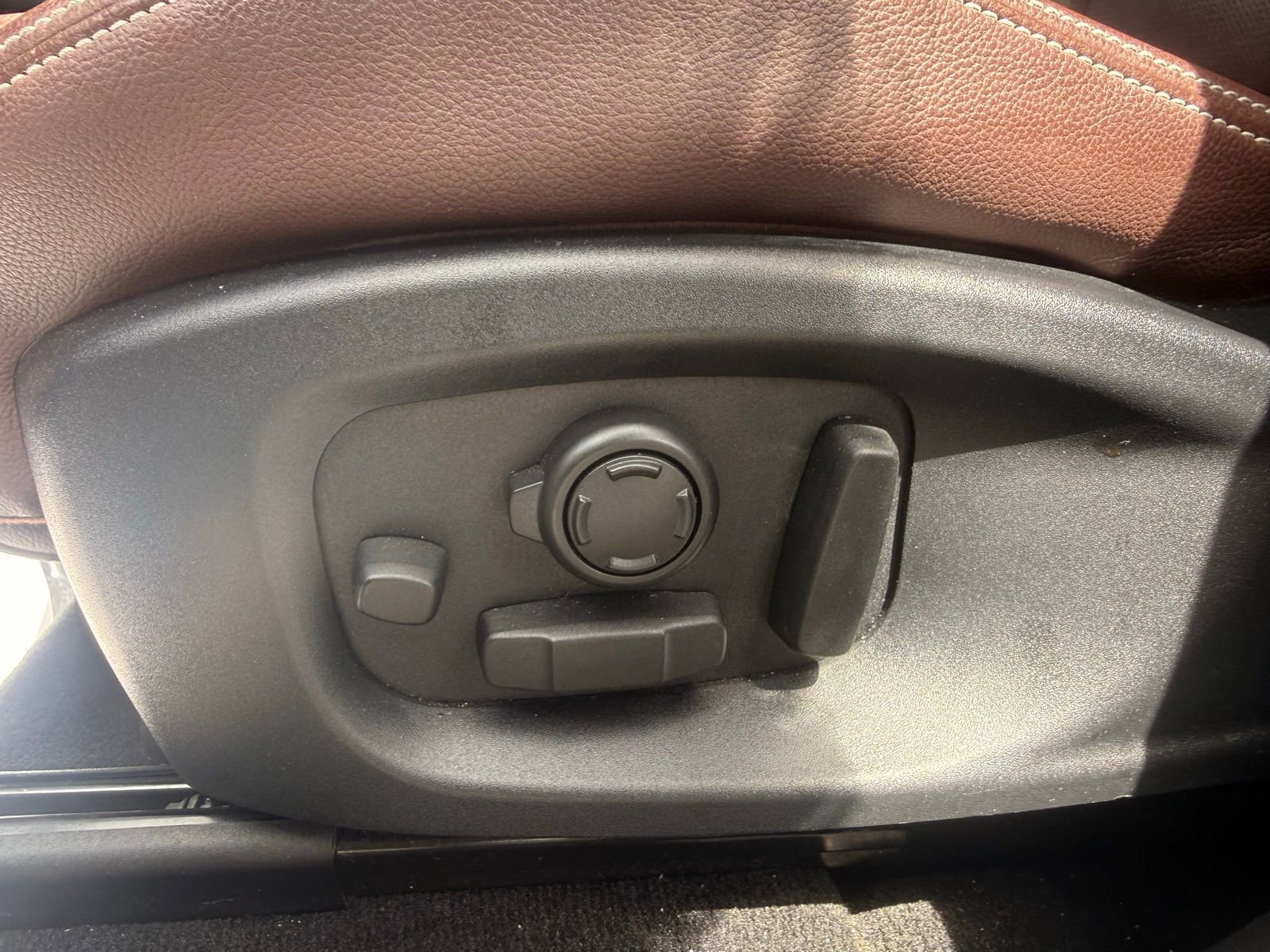 Used 2017 Jaguar F-PACE S image 17