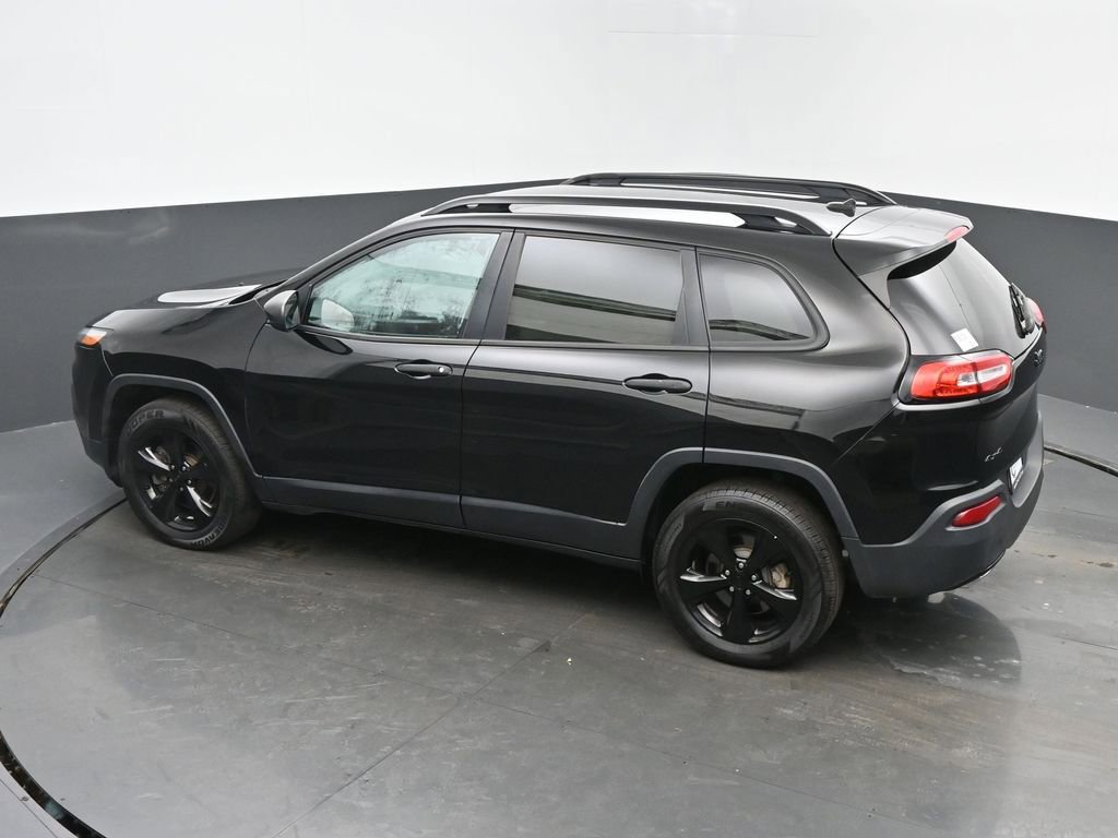 Used 2017 Jeep Cherokee Altitude image 39