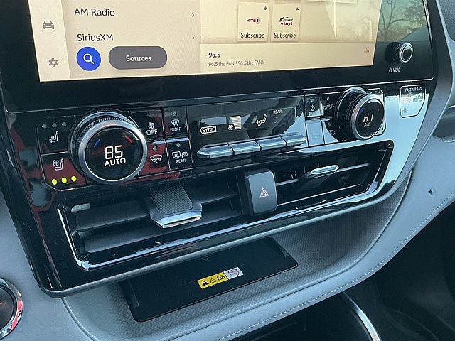 Used 2023 Toyota Highlander Limited image 27