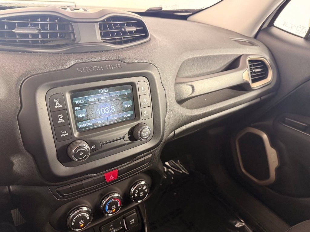 Used 2015 Jeep Renegade Latitude AWD/4WD image 36
