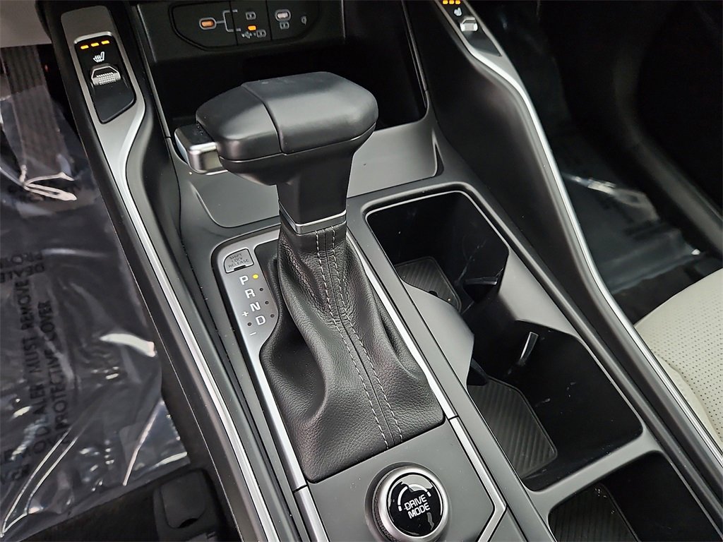 Certified 2025 Kia Sorento S w/ Panoramic Sunroof Package image 17