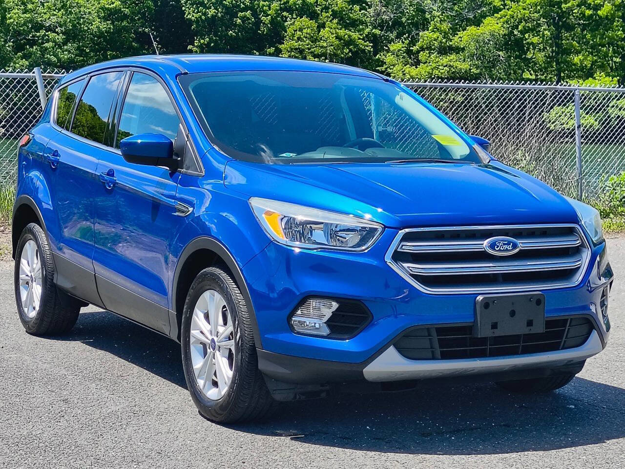 Used 2017 Ford Escape SE AWD/4WD image 1