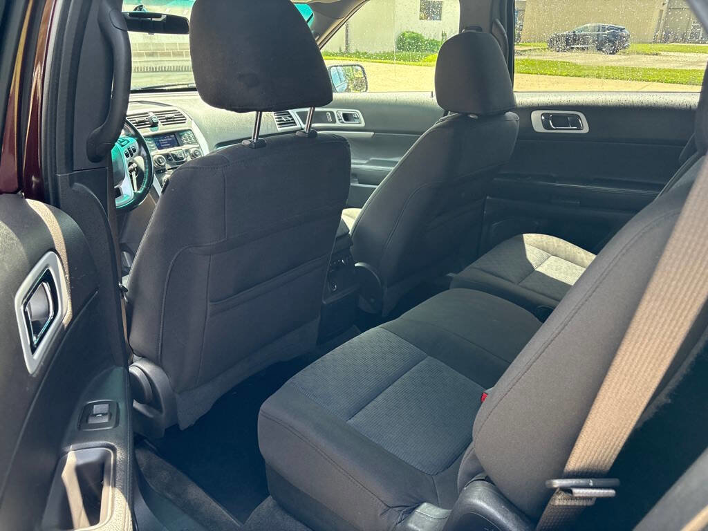 Used 2012 Ford Explorer XLT w/ Class III Trailer Tow Pkg image 11