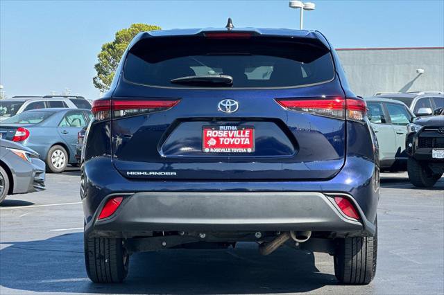 Certified 2023 Toyota Highlander L image 8