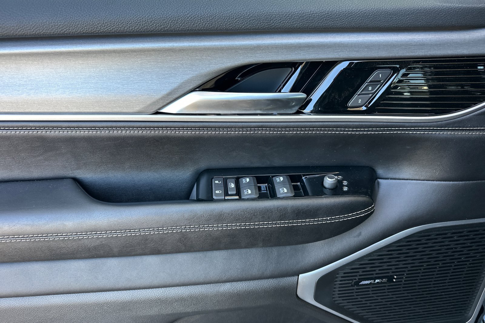 New 2026 Jeep Grand Wagoneer 4WD image 11