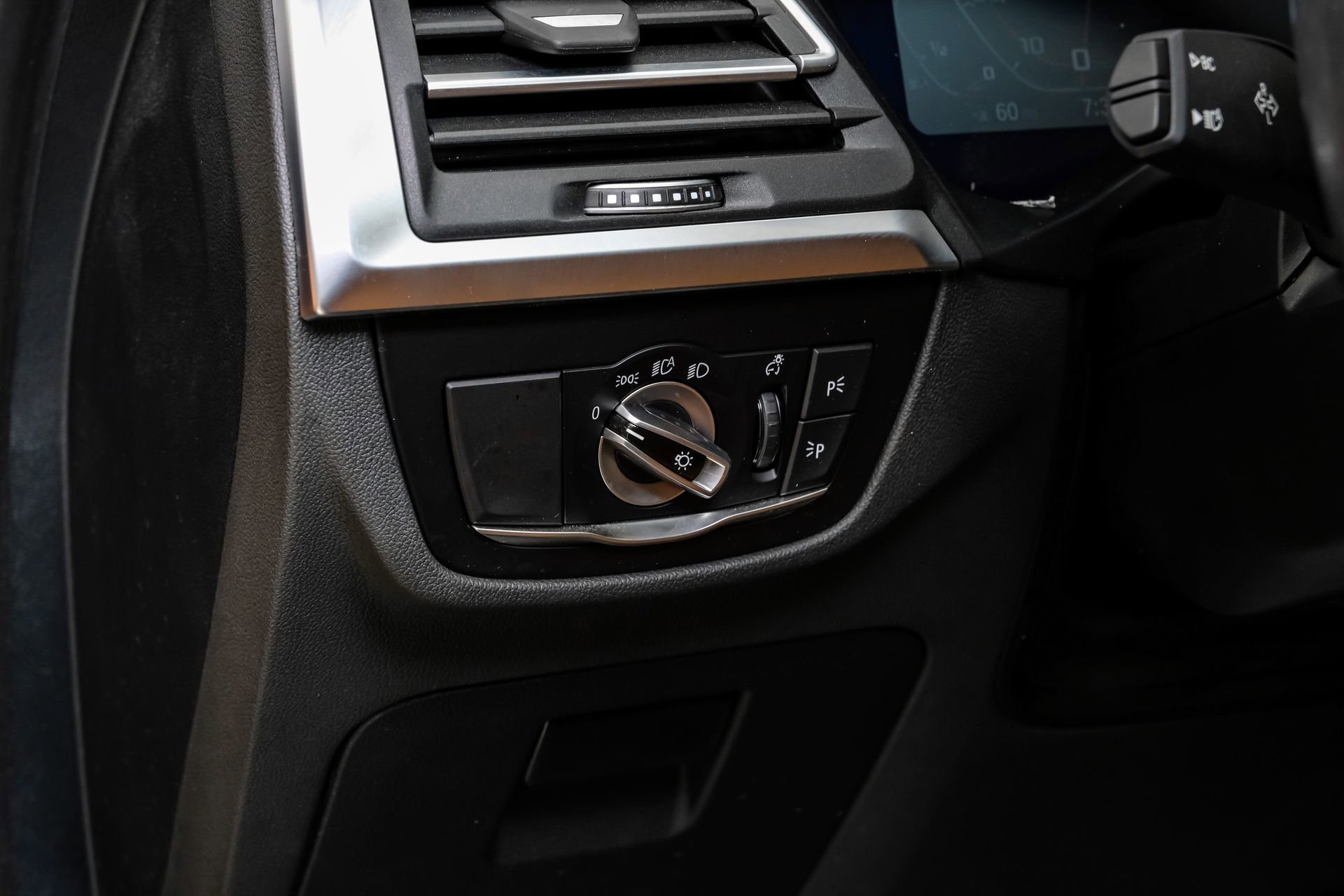 Used 2024 BMW X4 M40i image 32