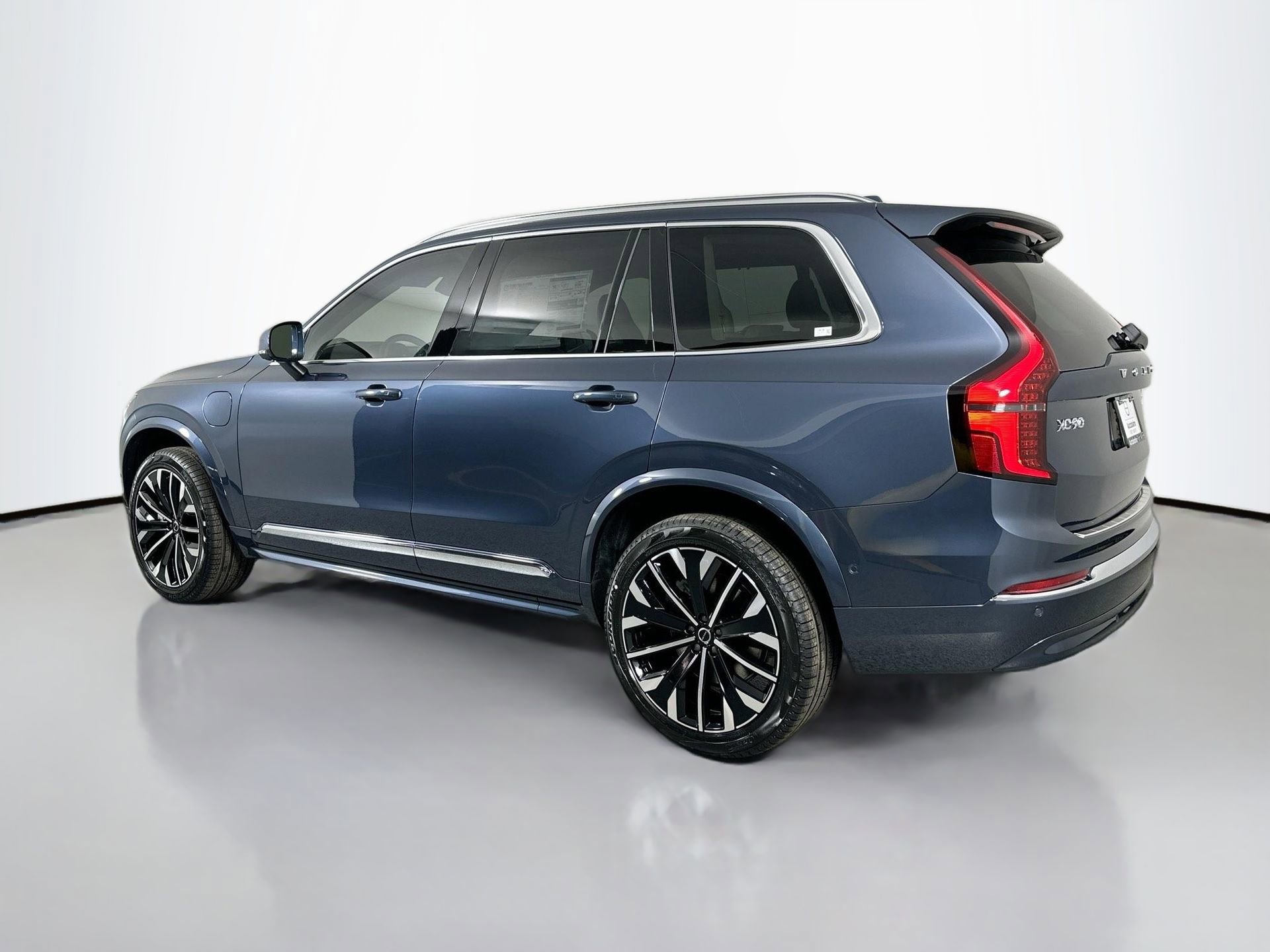 New 2026 Volvo XC90 T8 Ultra w/ Protection Package Premier image 8