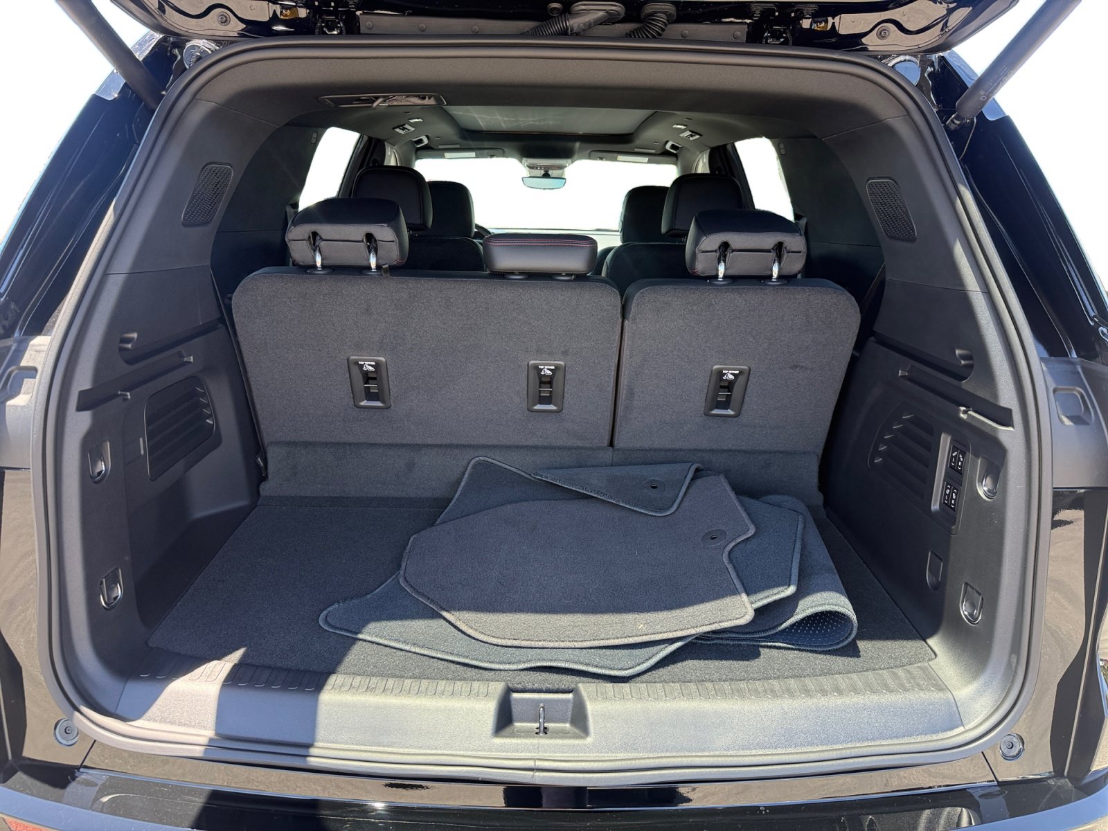Used 2026 Chevrolet Traverse RS AWD/4WD image 17