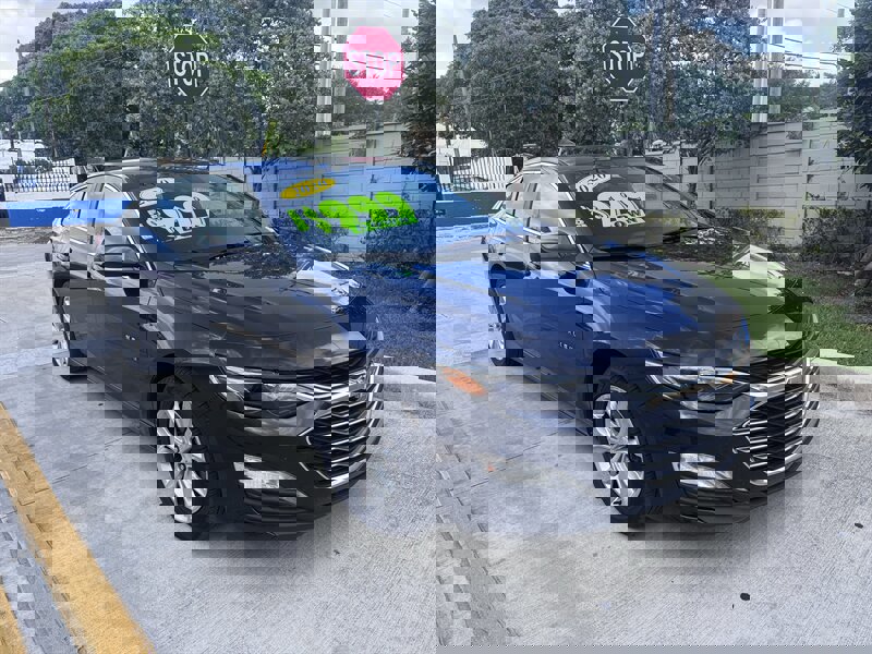 Used 2023 Chevrolet Malibu LT image 3