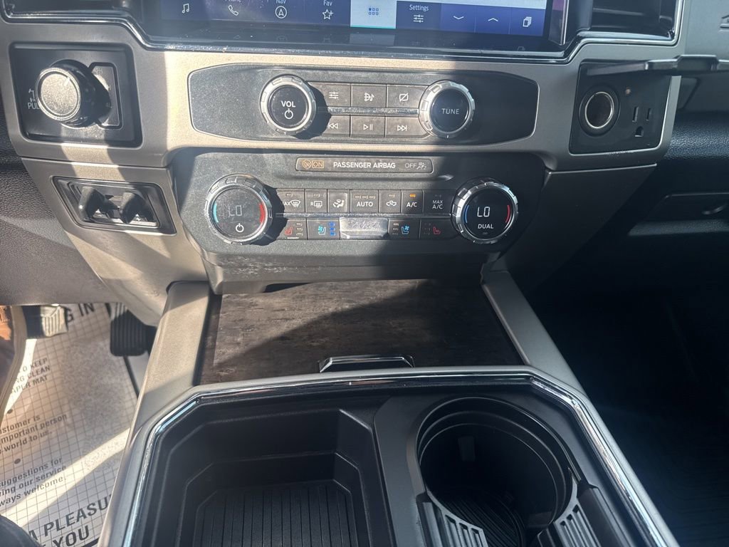Used 2022 Ford F250 Lariat w/ Lariat Ultimate Package image 26