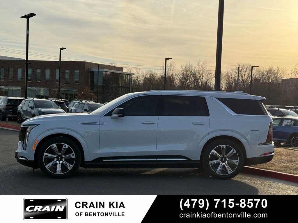 Used 2026 Cadillac Escalade IQL Luxury image 7