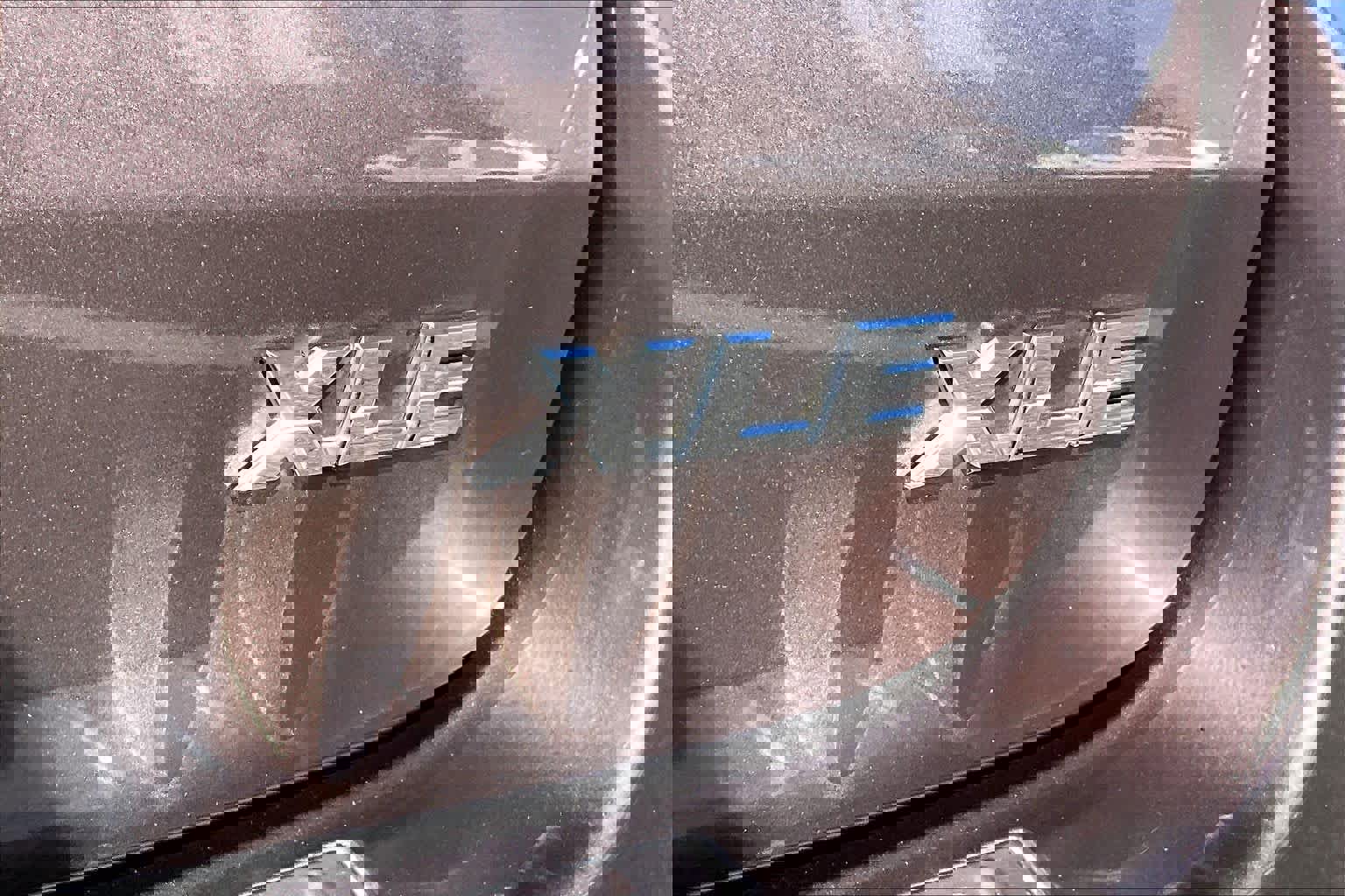 Used 2017 Toyota Highlander XLE image 9