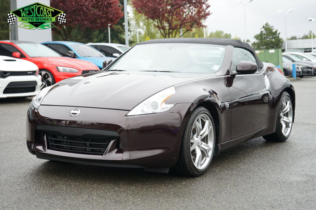 Used 2010 Nissan 370Z Touring w/ Sport Pkg RWD image 1