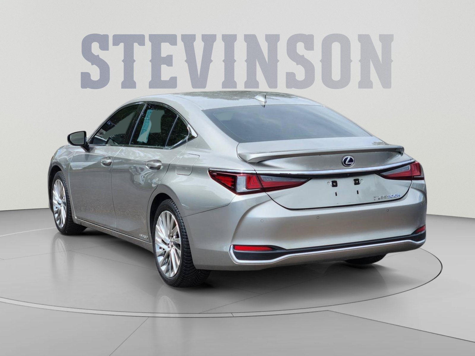 Certified 2021 Lexus ES 300h w/ Luxury Package FWD image 3