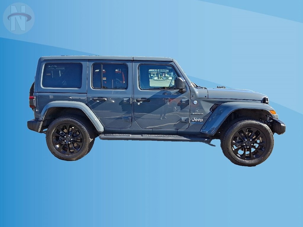 Used 2024 Jeep Wrangler Unlimited Sahara w/ Technology Group AWD/4WD image 18