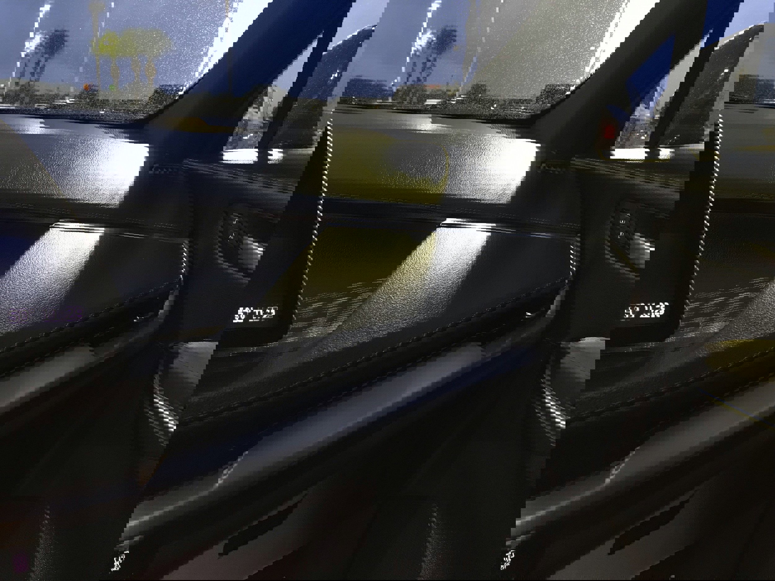 Used 2025 Cadillac XT4 Premium Luxury image 30