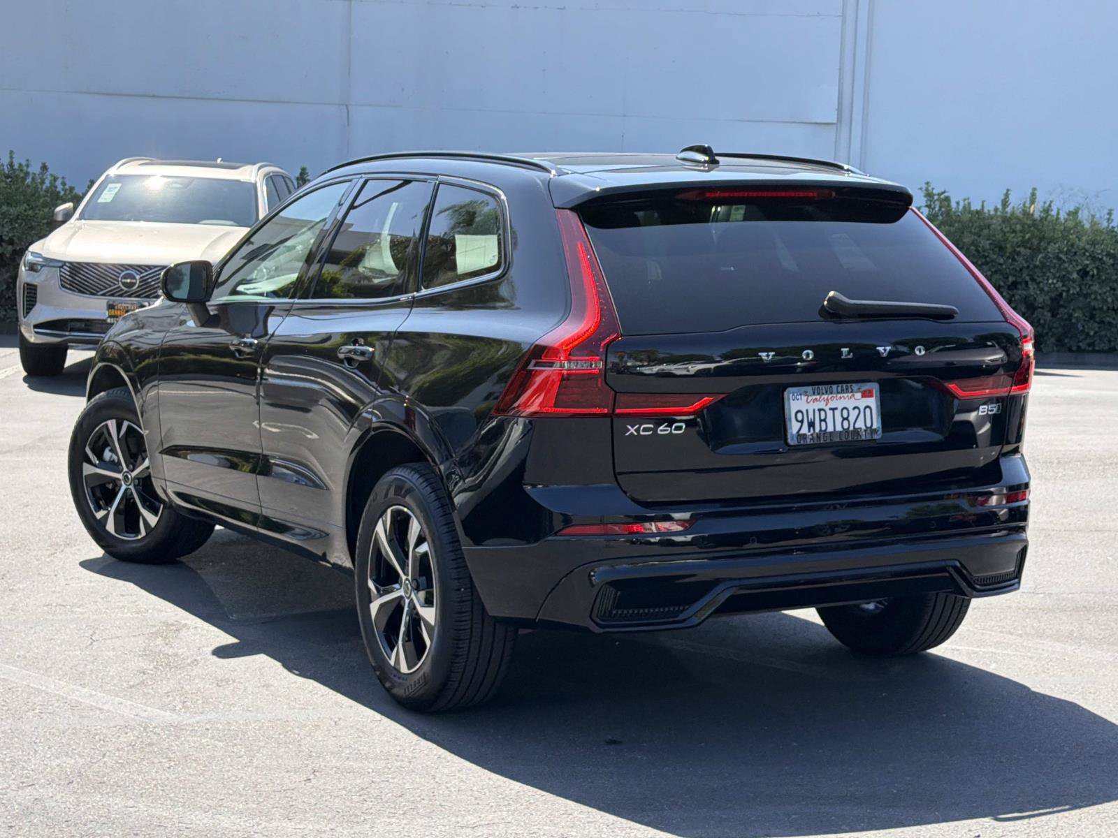 Certified 2026 Volvo XC60 B5 Core AWD/4WD image 7