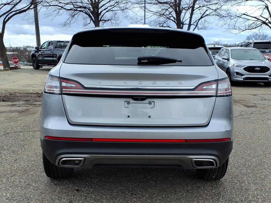 Used 2022 Lincoln Nautilus Reserve image 4