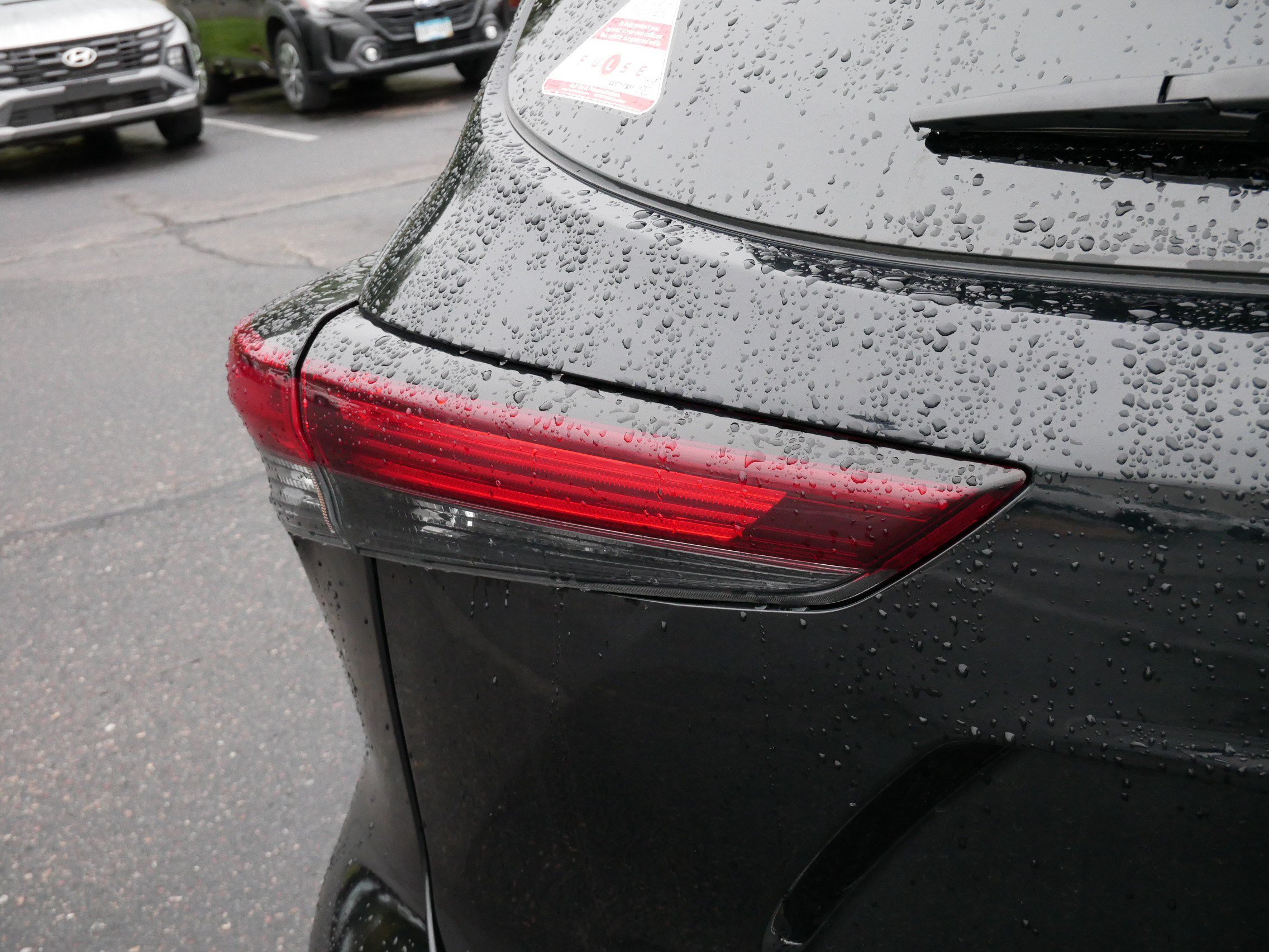 Used 2024 Toyota Highlander XLE AWD/4WD image 17