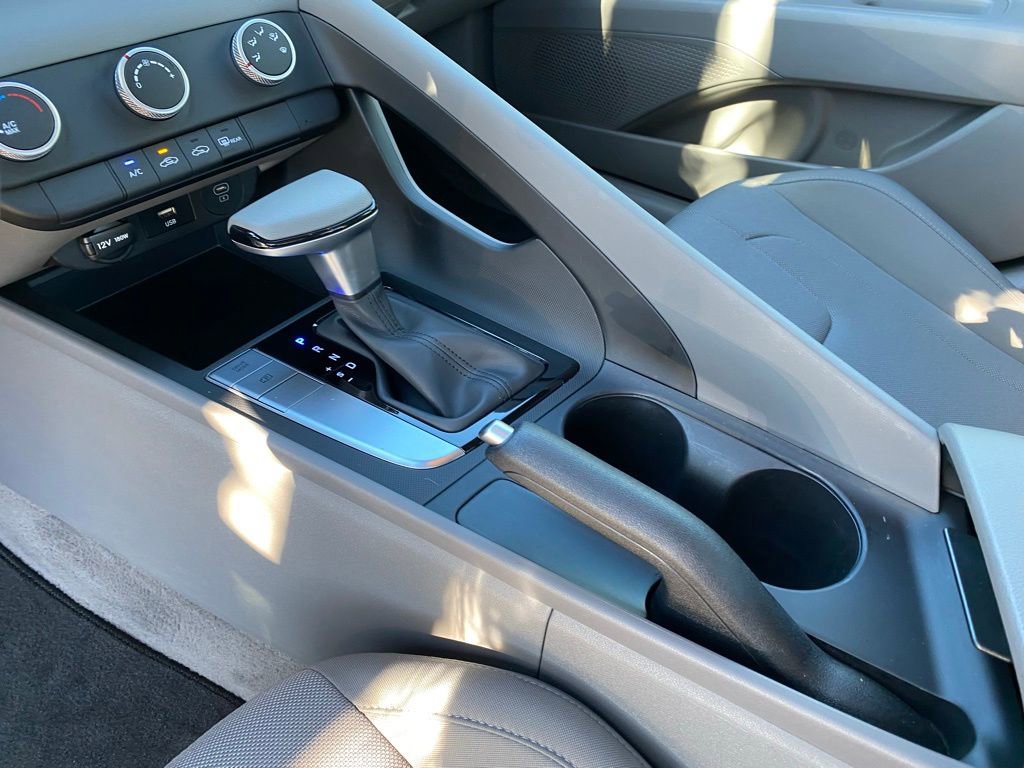 Certified 2024 Hyundai Elantra SE image 23