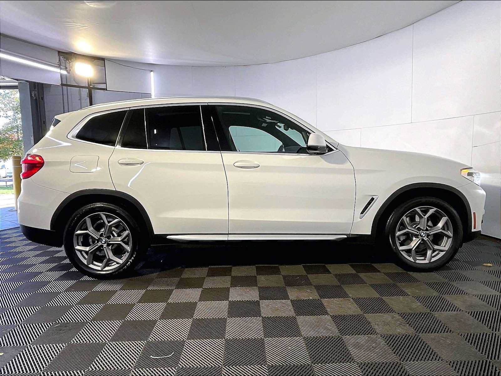 Used 2021 BMW X3 xDrive30i w/ Premium Package AWD/4WD image 8