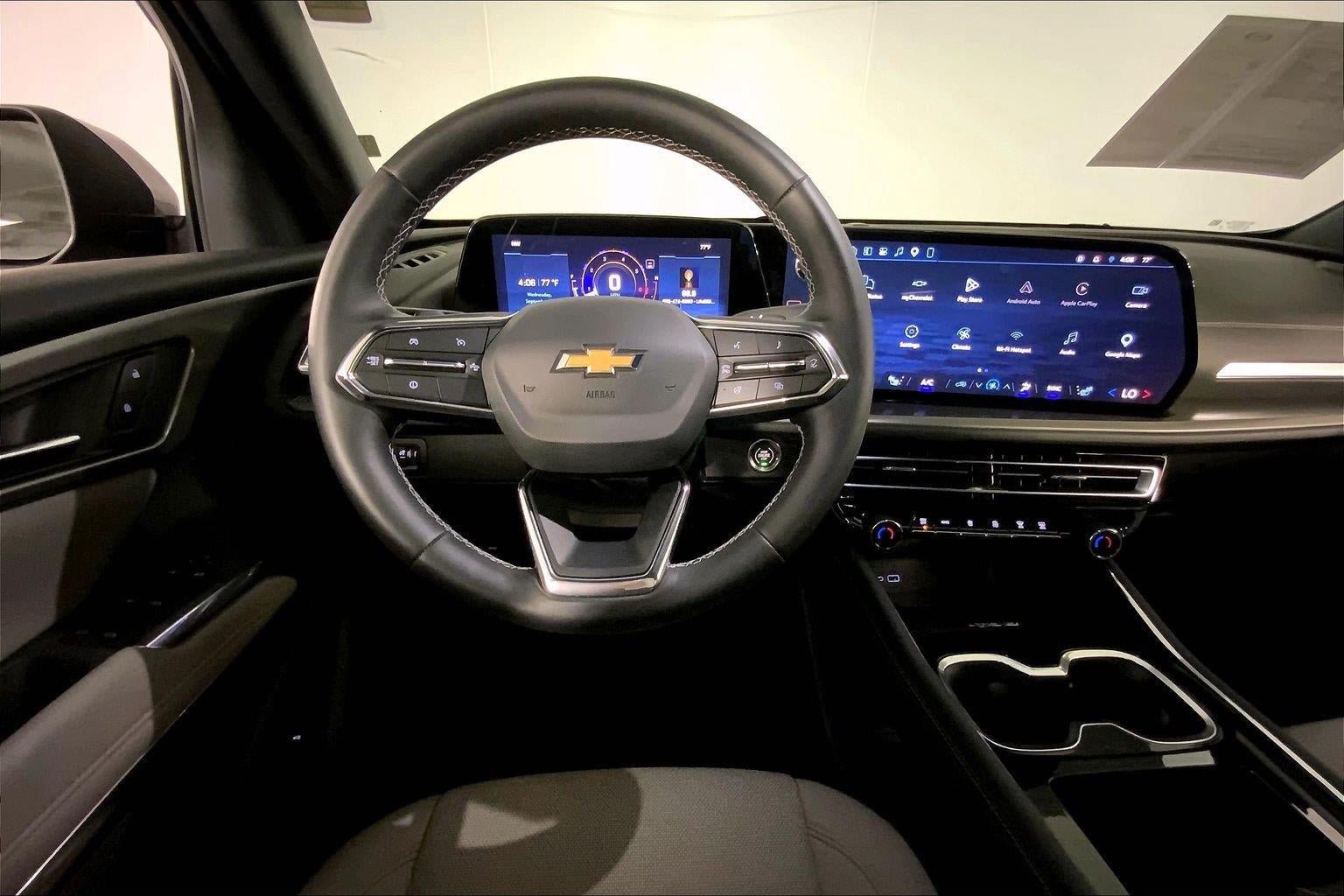 Used 2026 Chevrolet Traverse LT w/ Driver Confidence Package AWD/4WD image 5