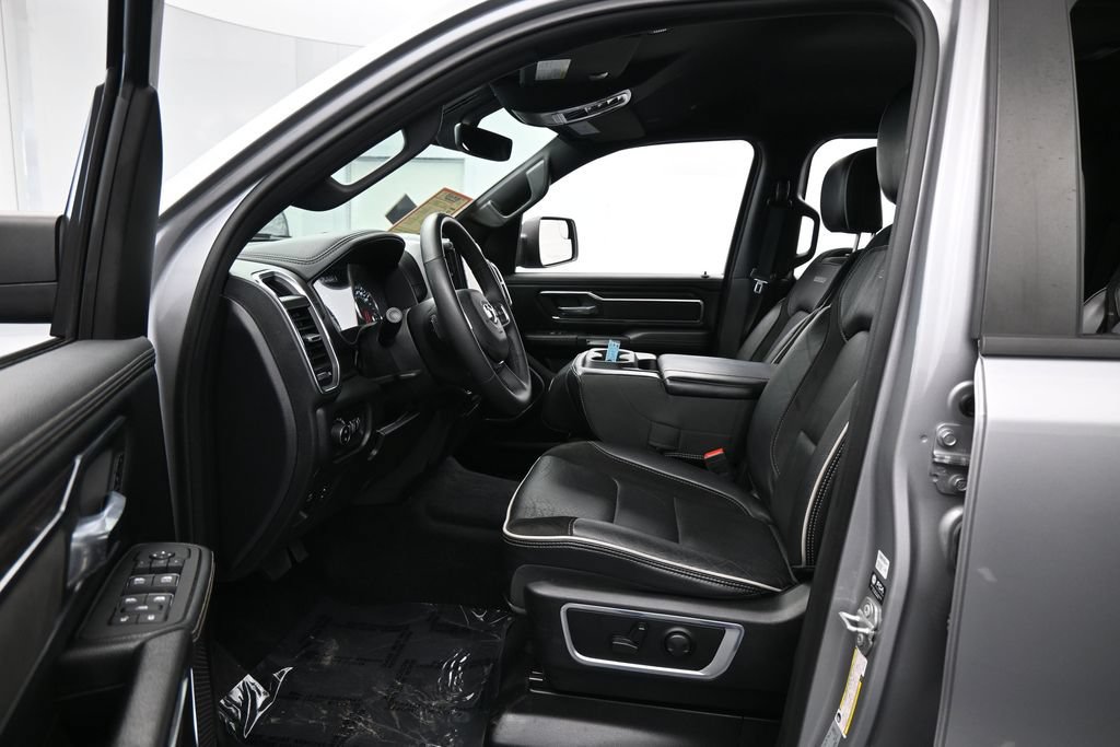 Used 2025 RAM 1500 Laramie AWD/4WD image 10