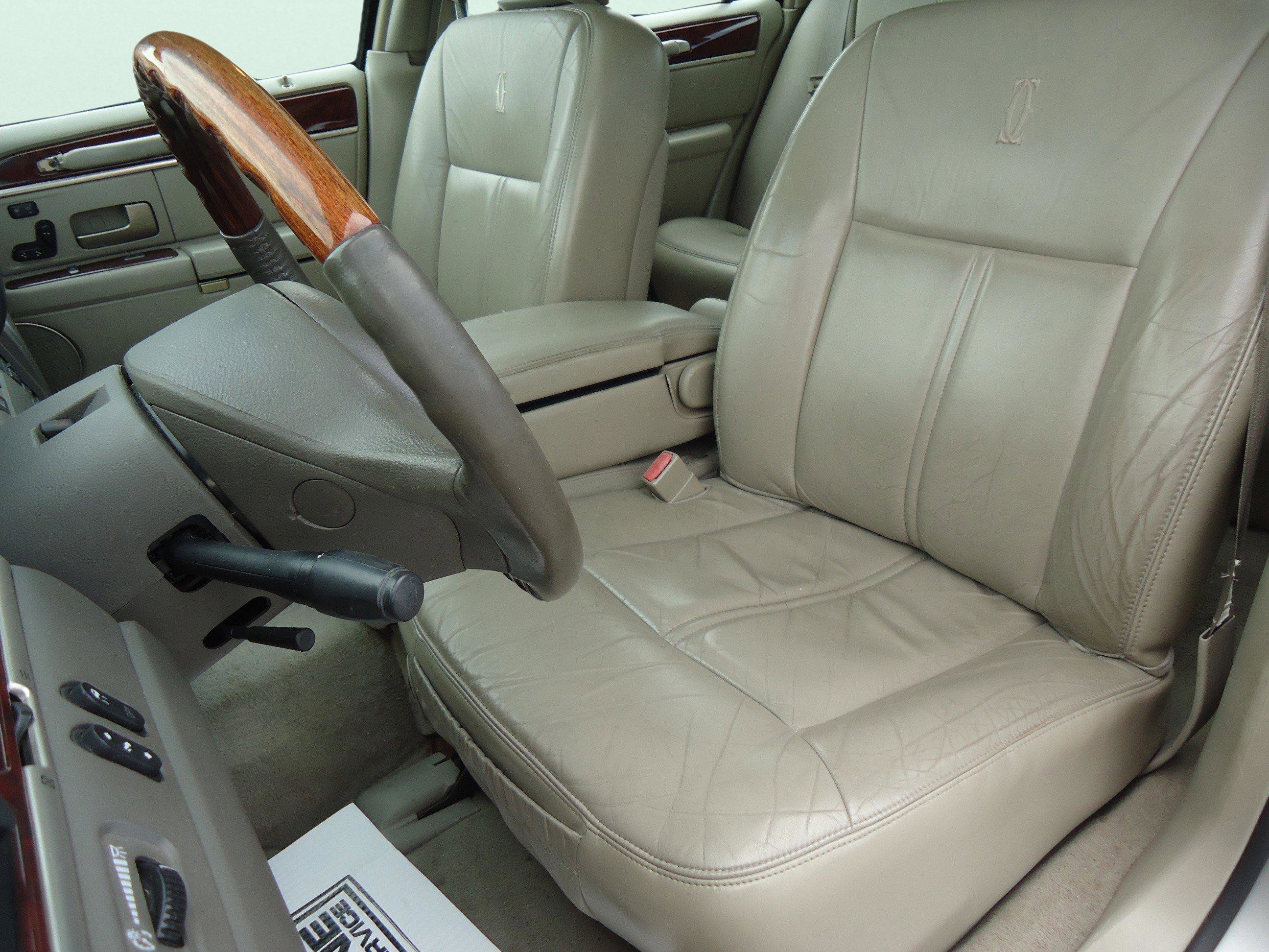 Used 2003 Lincoln Town Car Cartier image 21