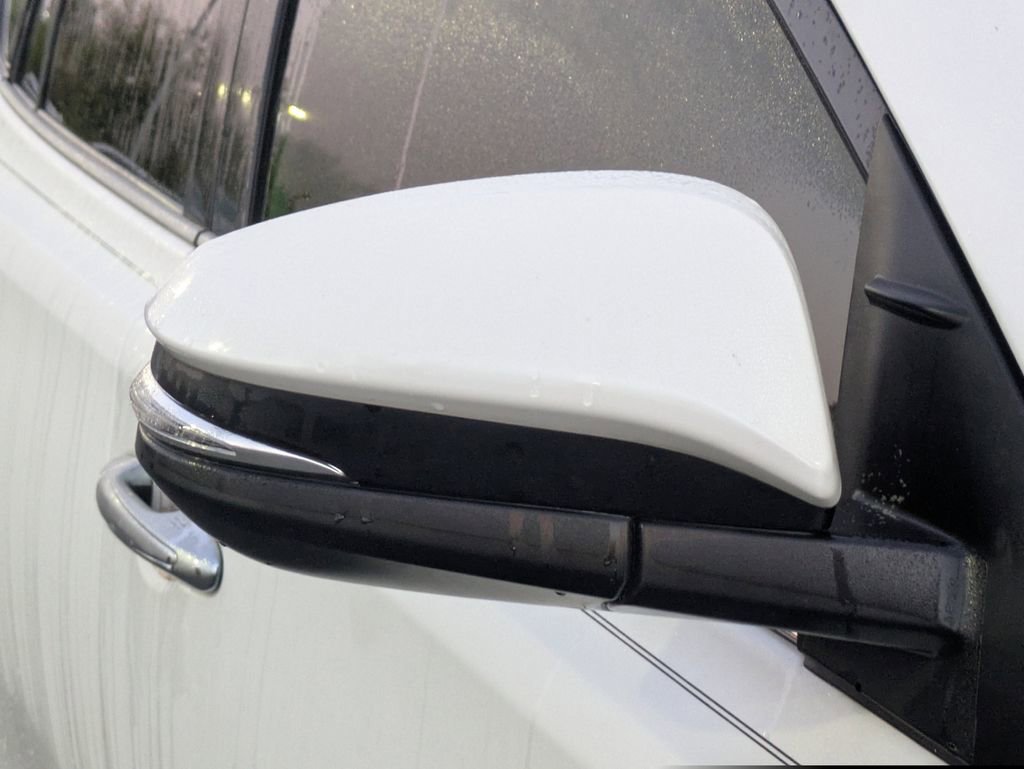 Used 2016 Toyota RAV4 Limited image 13