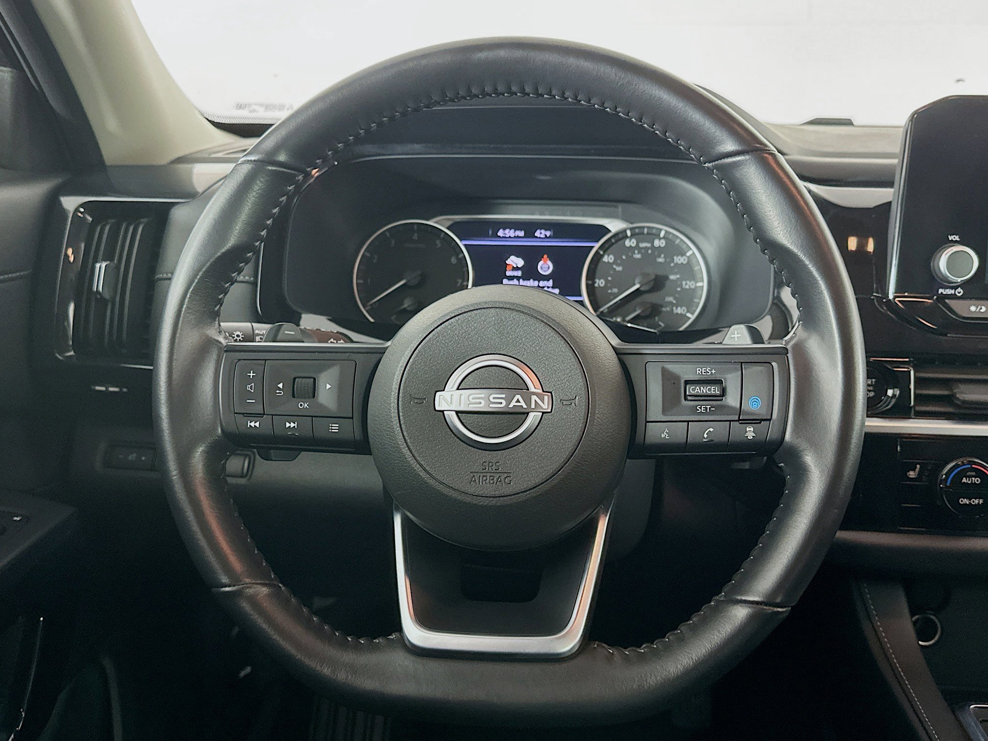 Used 2025 Nissan Pathfinder SV image 18