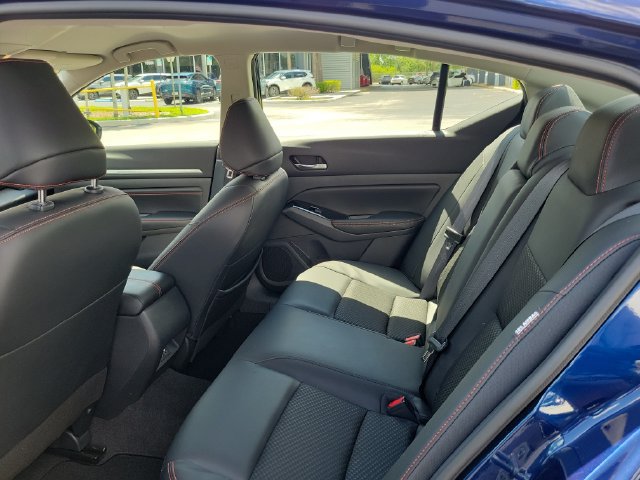Used 2023 Nissan Altima 2.5 SR FWD image 11