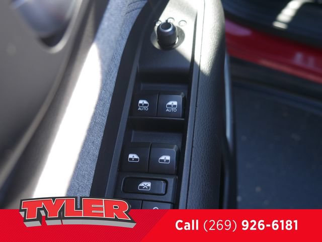 Used 2024 Jeep Compass Latitude AWD/4WD image 21