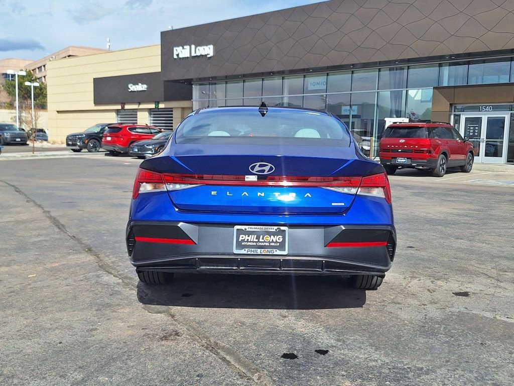 New 2026 Hyundai Elantra Limited video 4