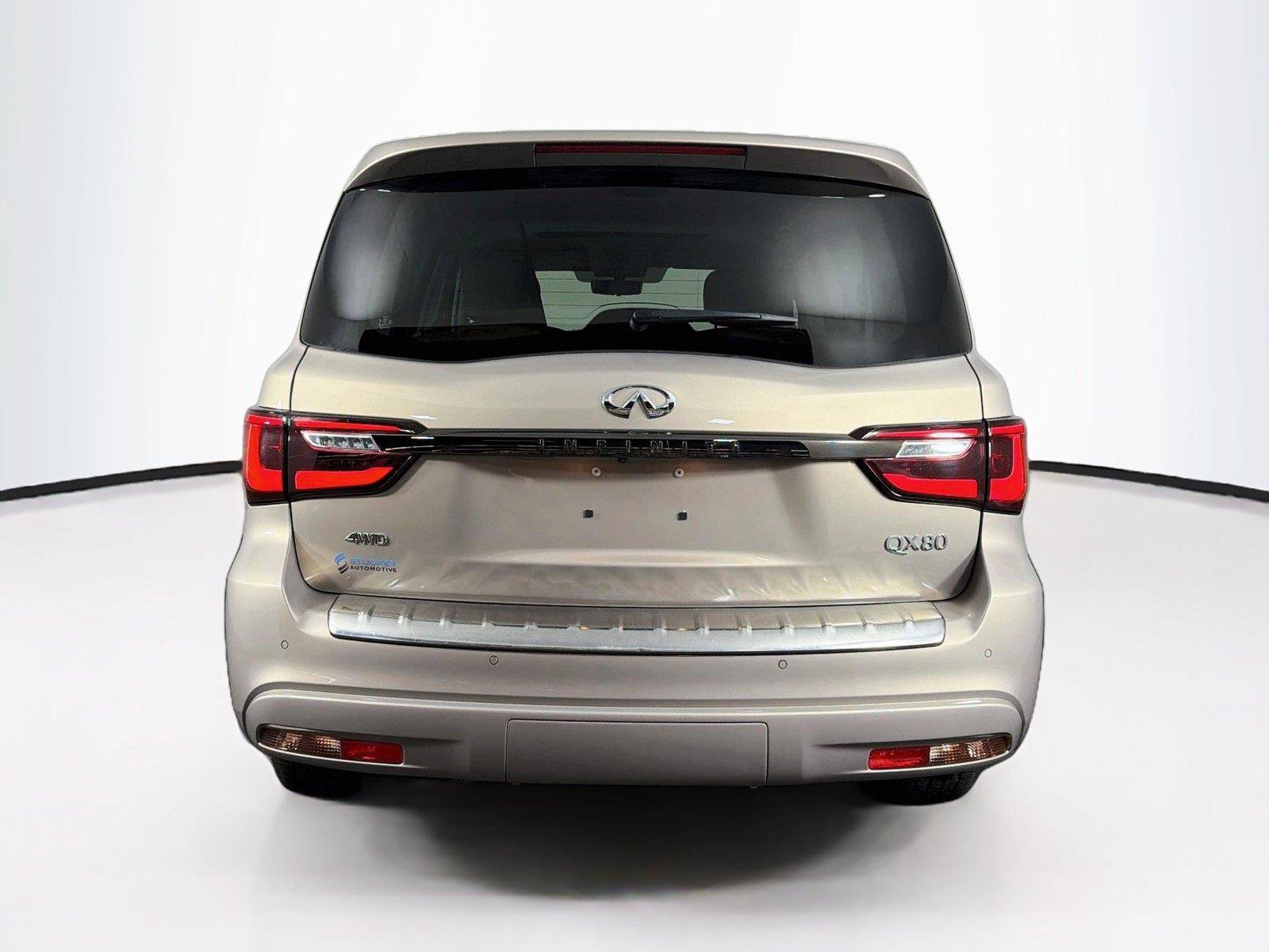 Used 2022 INFINITI QX80 Premium Select w/ All-Season Package AWD/4WD image 10