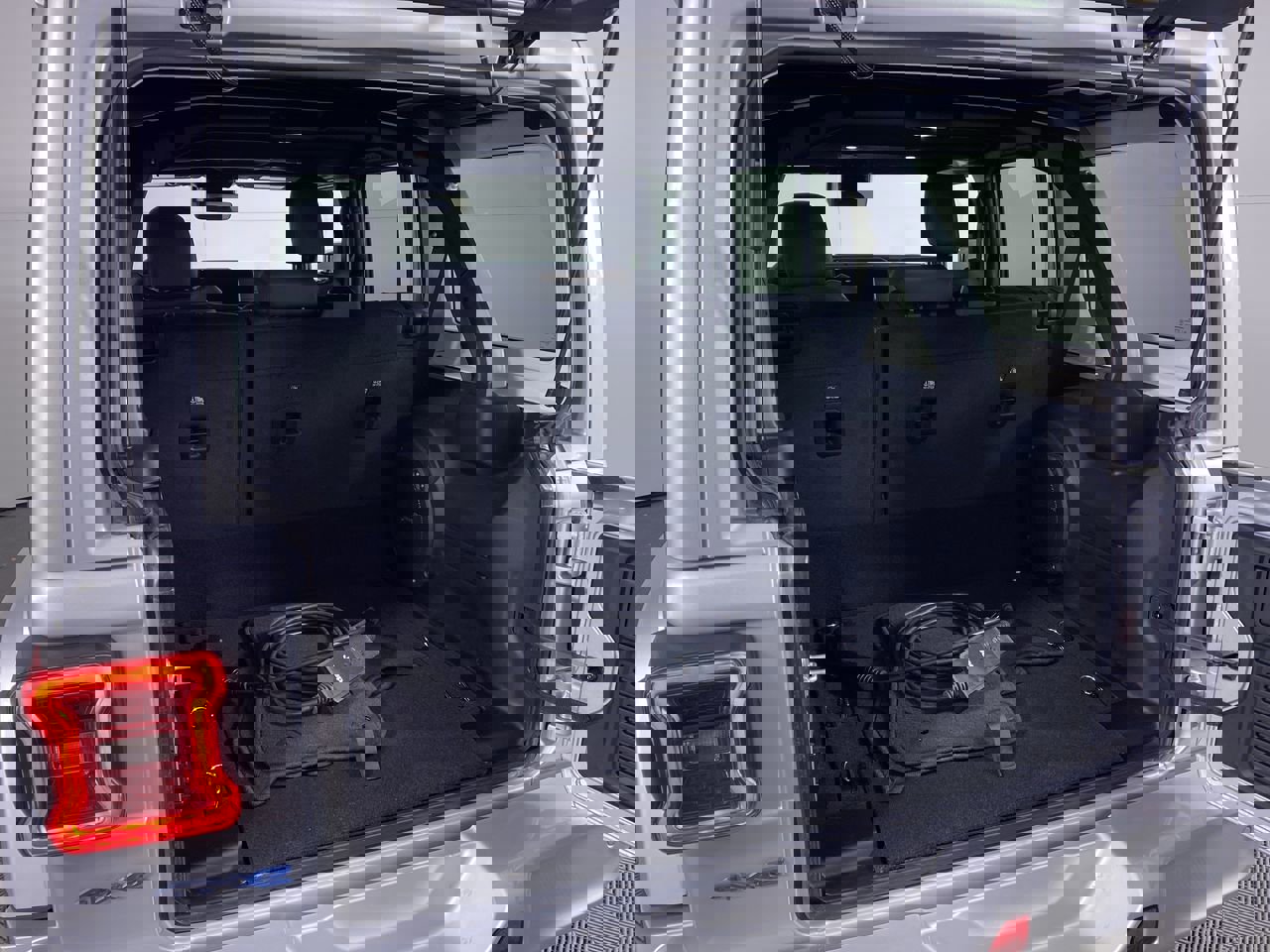 Used 2024 Jeep Wrangler High Altitude image 14