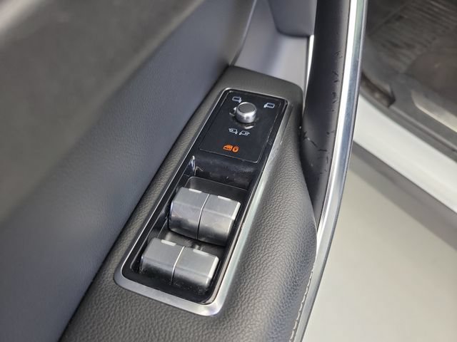 Used 2025 Jaguar F-PACE R-Dynamic S AWD/4WD image 20