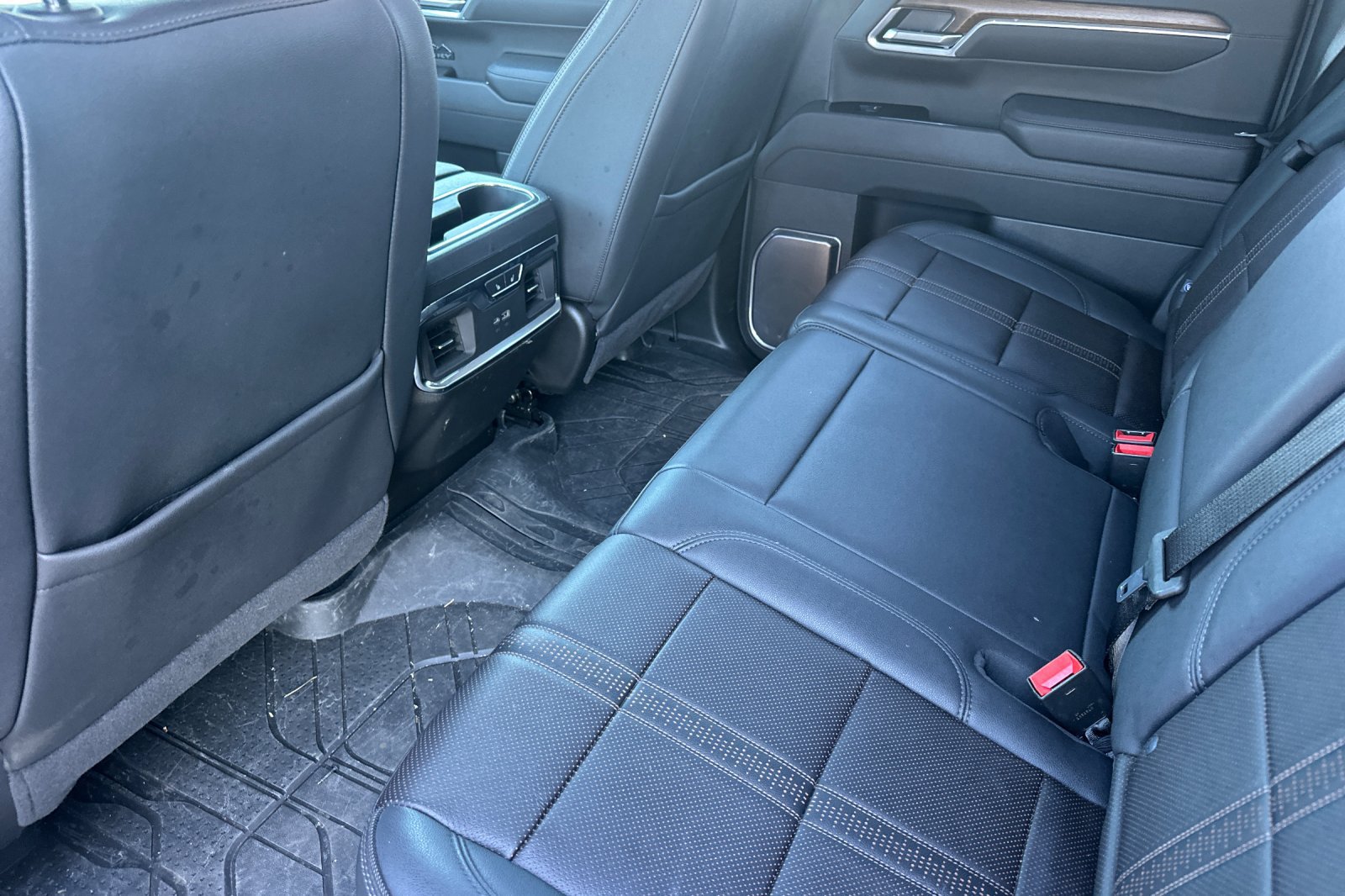 Used 2025 Chevrolet Silverado 1500 High Country AWD/4WD image 14