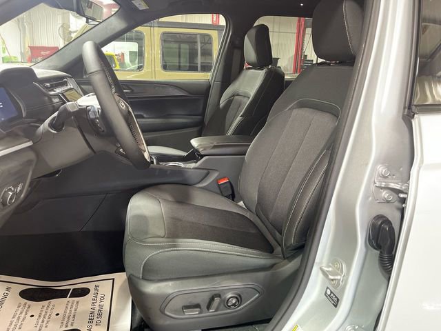 New 2026 Jeep Grand Cherokee L Laredo image 11