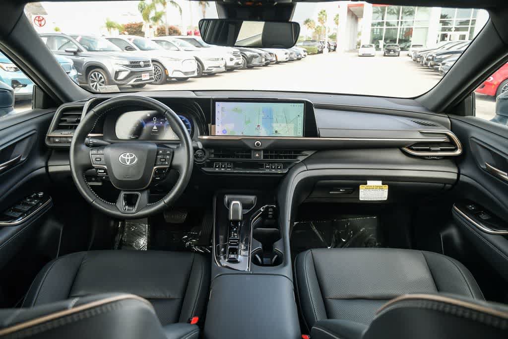 Used 2026 Toyota Crown AWD/4WD image 14
