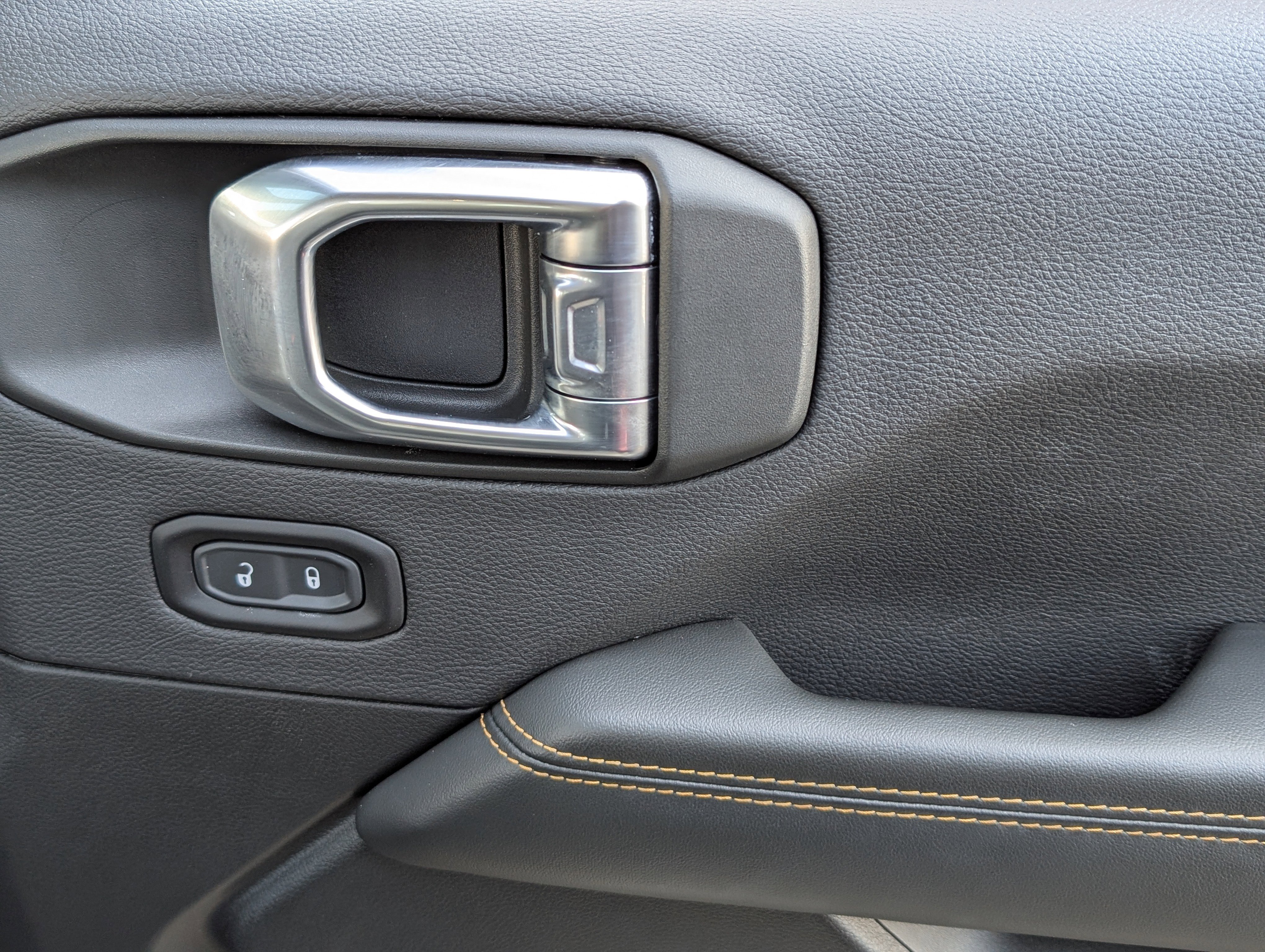 Used 2025 Jeep Wrangler Backcountry image 22