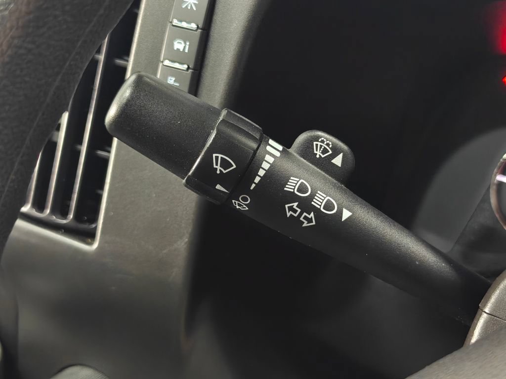 Used 2024 GMC Savana 3500 Extended RWD image 8