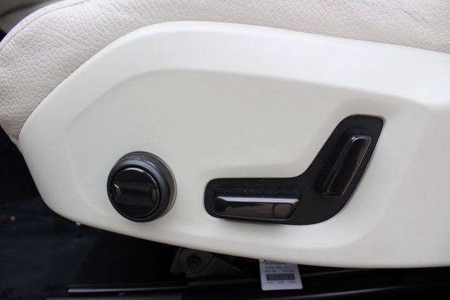 Certified 2023 Volvo XC60 B5 Plus w/ Climate Package AWD/4WD image 28