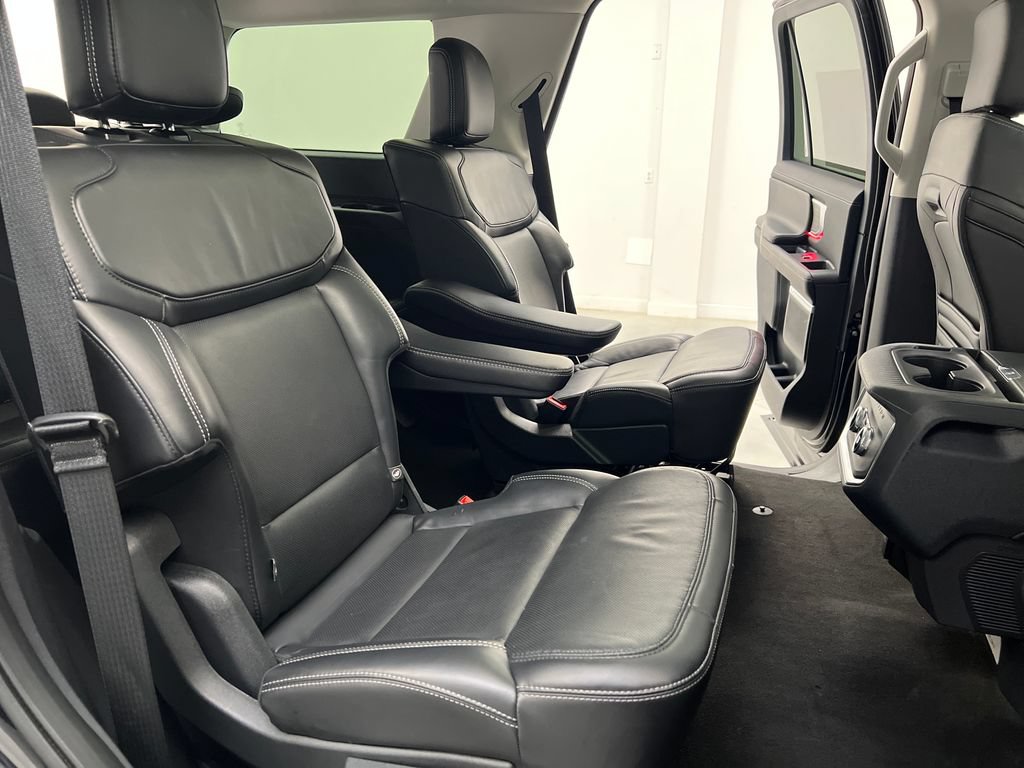 Used 2025 Ford Expedition Platinum AWD/4WD image 23