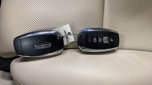 Used 2018 Lincoln Continental Reserve AWD/4WD image 21