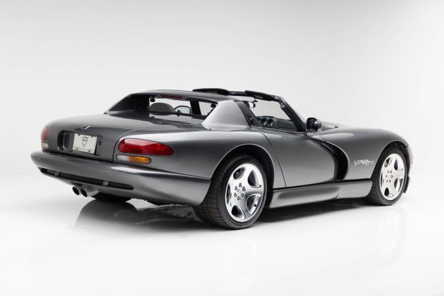 Used 2002 Dodge Viper RT/10 image 15