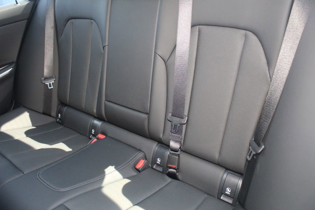 New 2026 BMW 330i Sedan w/ M Sport Package image 23