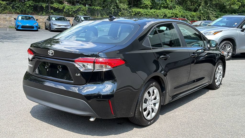 Used 2026 Toyota Corolla LE FWD image 4