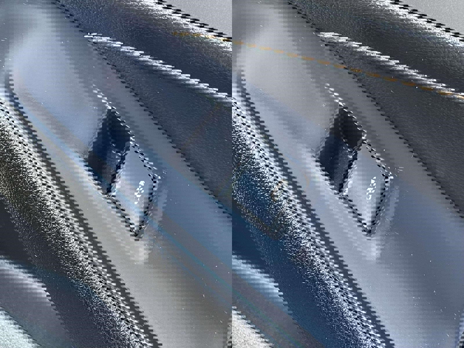 Used 2021 Chevrolet Traverse LS FWD image 13