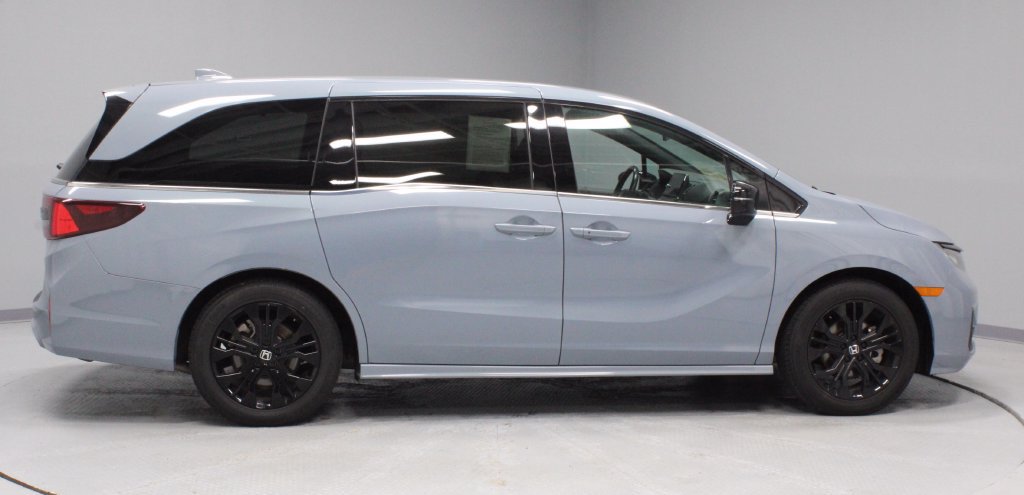 Used 2025 Honda Odyssey Sport-L image 11