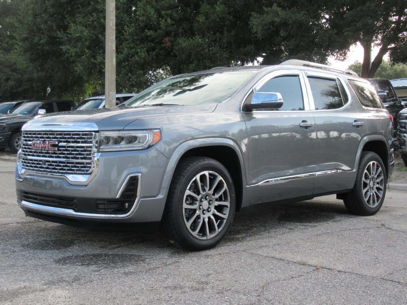 Used 2021 GMC Acadia Denali w/ Denali Technology Package FWD image 3